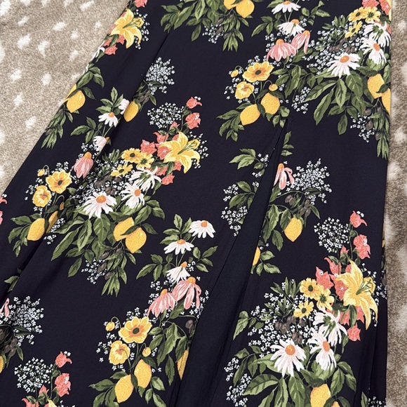 Reformation Sicilia Black Floral Twilight Dress. Size 0 - Picture 6 of 13